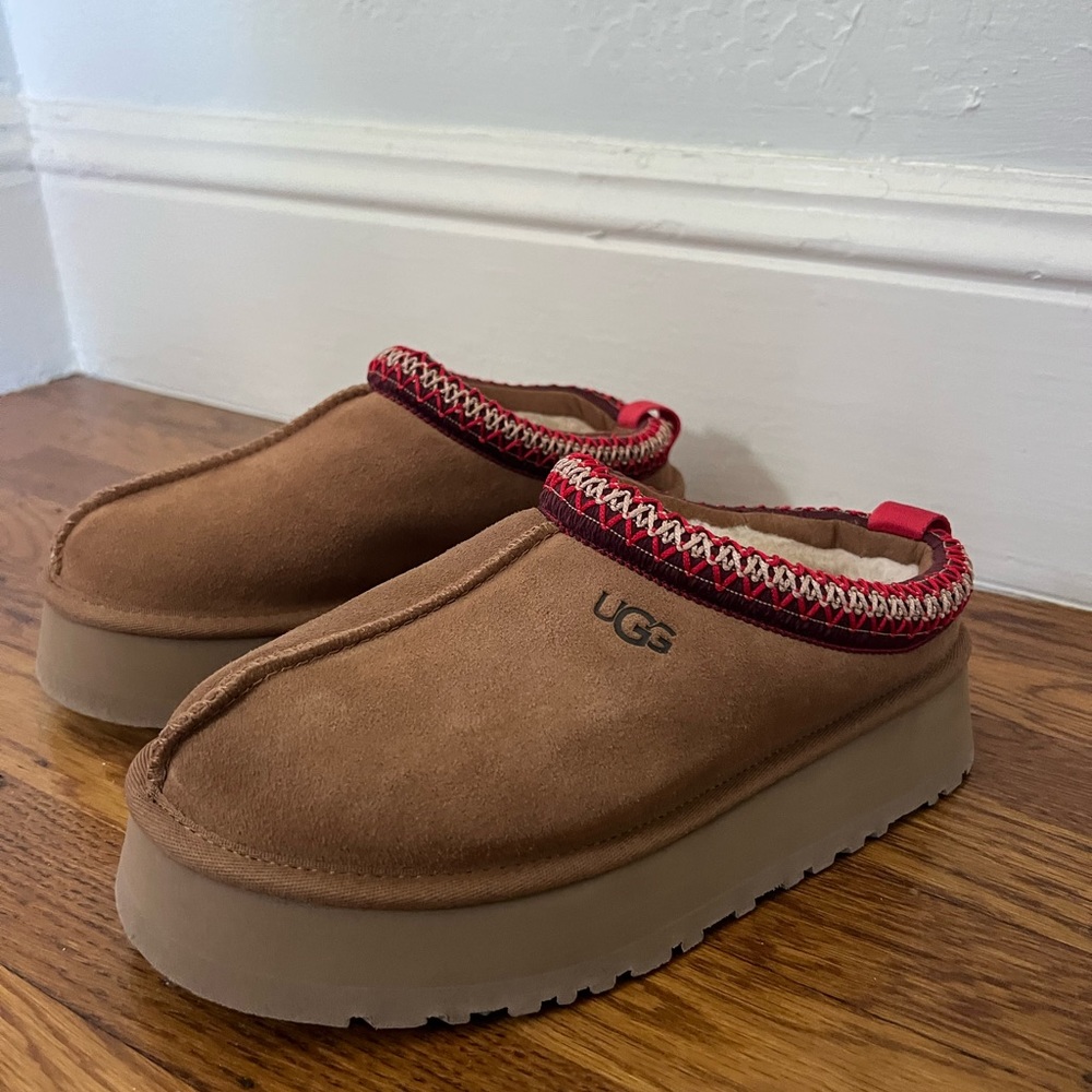 BRAND NEW TAZZ UGGS